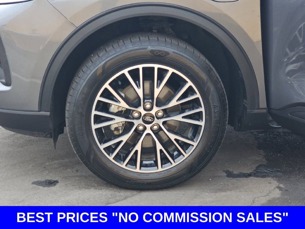 Used 2025 Ford Escape SE FWD image 37