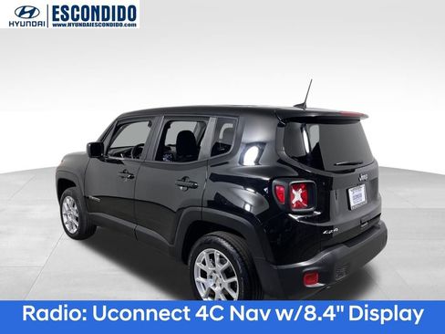 Used 2023 Jeep Renegade Latitude AWD/4WD image 4