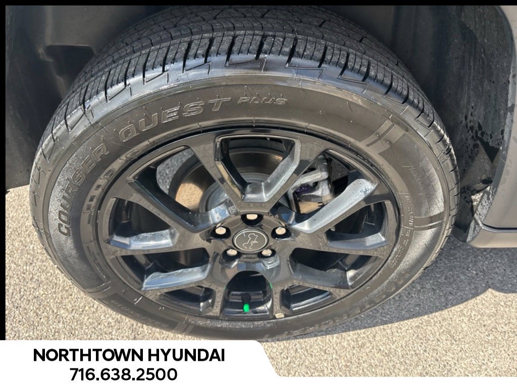 Used 2025 Jeep Compass Latitude w/ Convenience Group AWD/4WD image 25
