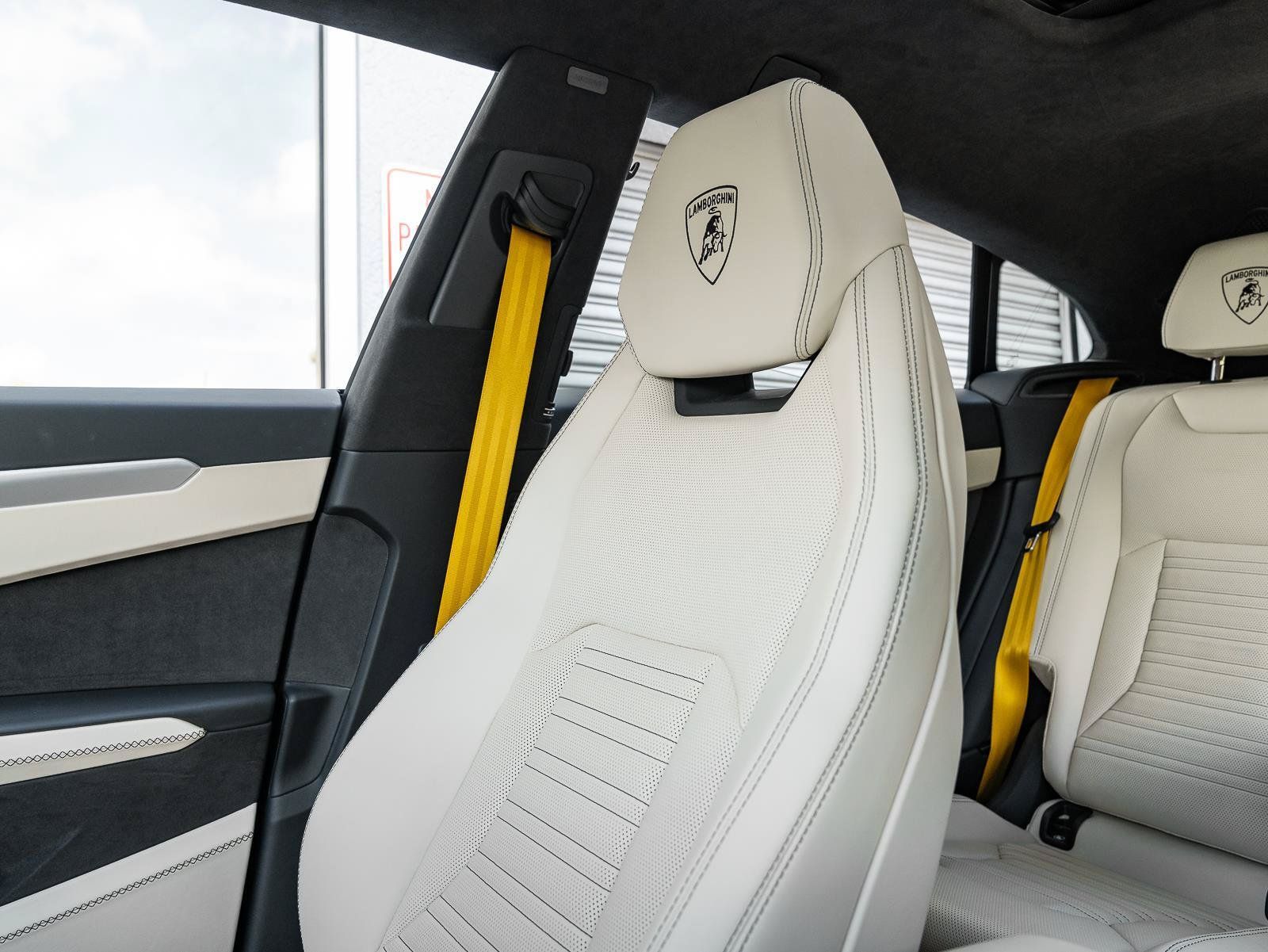 Used 2025 Lamborghini Urus SE AWD/4WD image 22