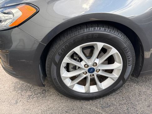 Used 2019 Ford Fusion SE FWD image 5