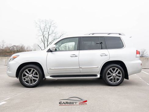 Used 2014 Lexus LX 570 4WD w/ Luxury Package image 4
