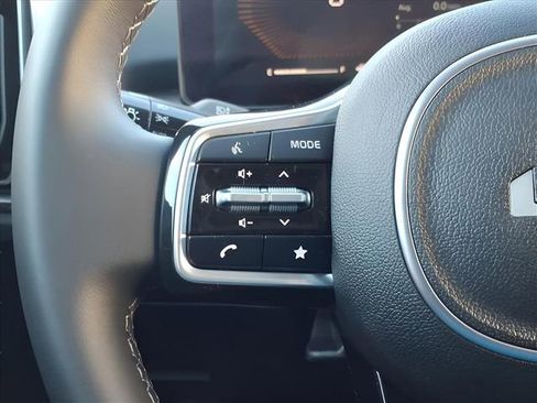 Used 2025 Kia Sorento S image 30