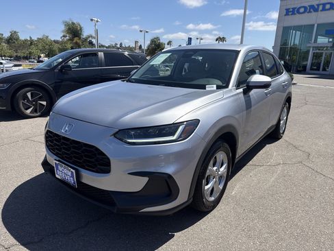 Used 2023 Honda HR-V LX image 9