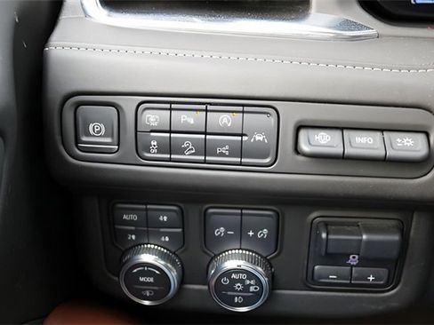 Used 2023 GMC Yukon Denali Ultimate image 24