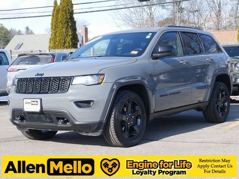 Used 2019 Jeep Grand Cherokee Laredo image 1