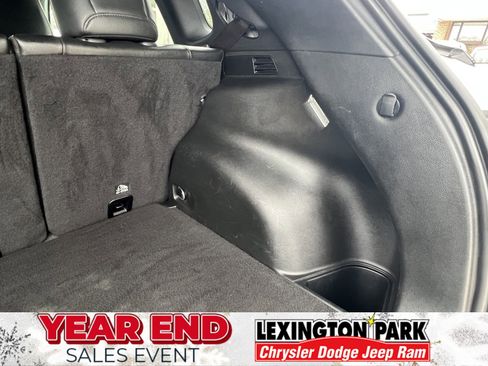 Used 2023 Jeep Compass Trailhawk image 11