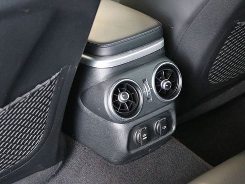 Used 2020 Kia Stinger GT1 image 27