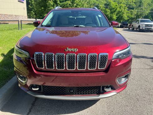 Used 2019 Jeep Cherokee Overland w/ Technology Group AWD/4WD image 2