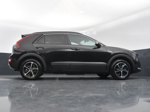 Certified 2025 Kia Niro EX FWD image 40
