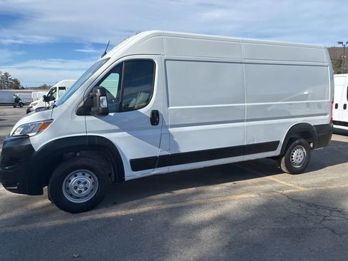 Used 2025 RAM ProMaster 2500 w/ Convenience Group FWD image 5