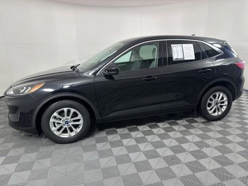 Used 2021 Ford Escape SE image 4