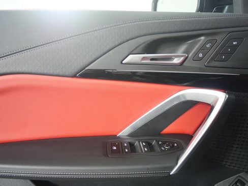 Certified 2025 BMW X2 xDrive28i image 8