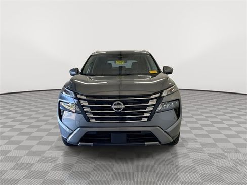 Certified 2025 Nissan Rogue SL w/ SL Premium Package image 4