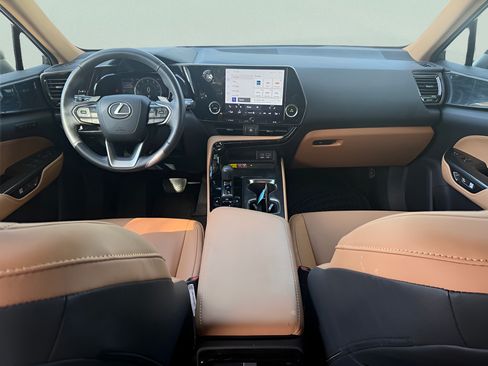 Used 2024 Lexus NX 250 FWD image 12
