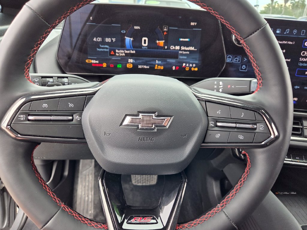 Certified 2025 Chevrolet Equinox EV RS FWD image 11