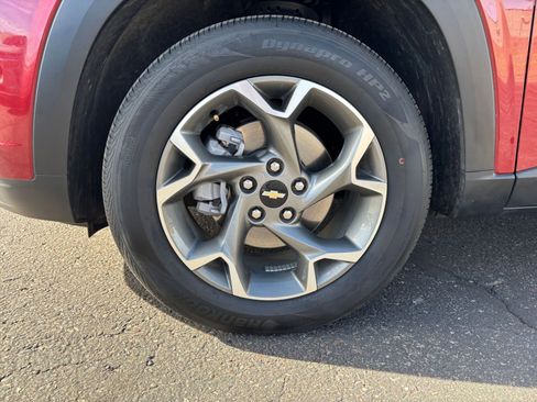 Used 2025 Chevrolet Trax LT image 46