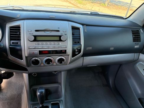 Used 2005 Toyota Tacoma PreRunner RWD image 40