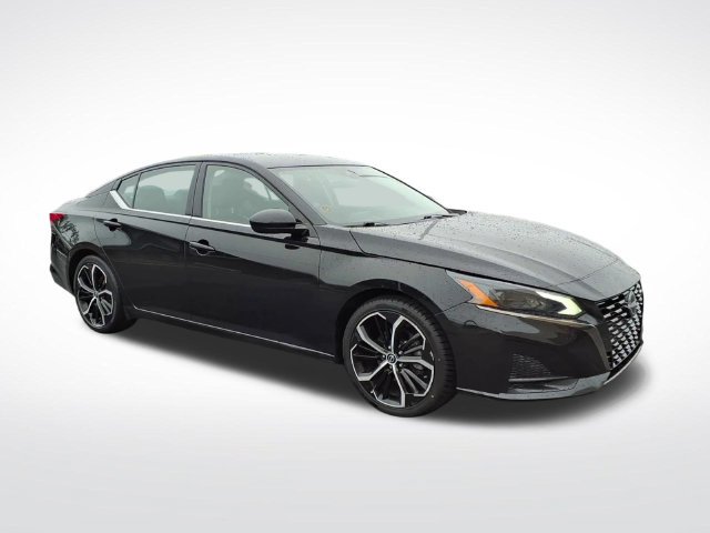 Used 2024 Nissan Altima 2.5 SR FWD image 2