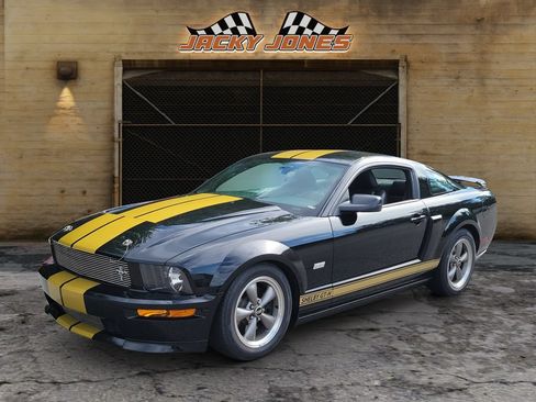 Used 2006 Ford Mustang GT Premium RWD image 2
