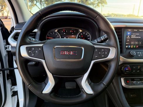 Used 2023 GMC Acadia SLT image 8