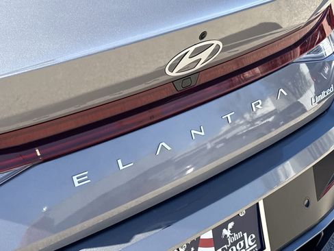 Used 2024 Hyundai Elantra Limited image 19