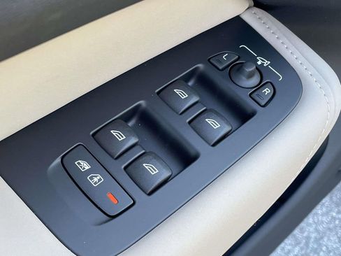 New 2026 Volvo XC60 B5 Plus w/ Protection Package Premier image 6