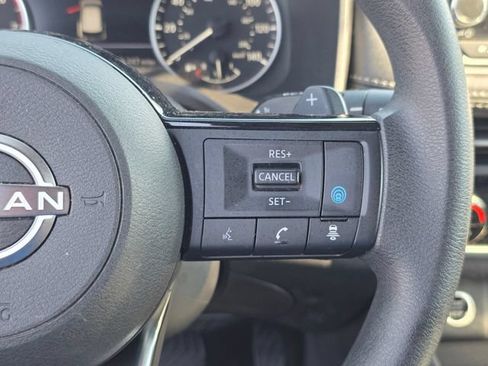 Used 2023 Nissan Rogue SV FWD image 28