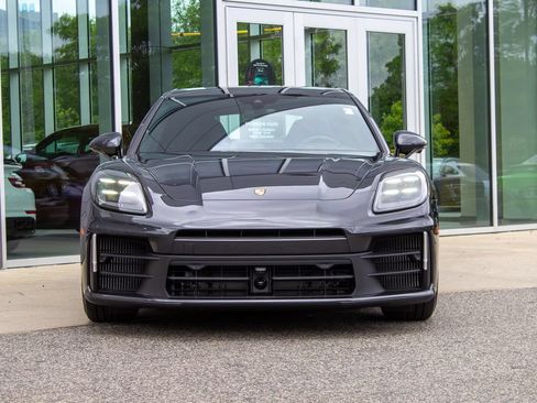 Used 2026 Porsche Panamera image 2