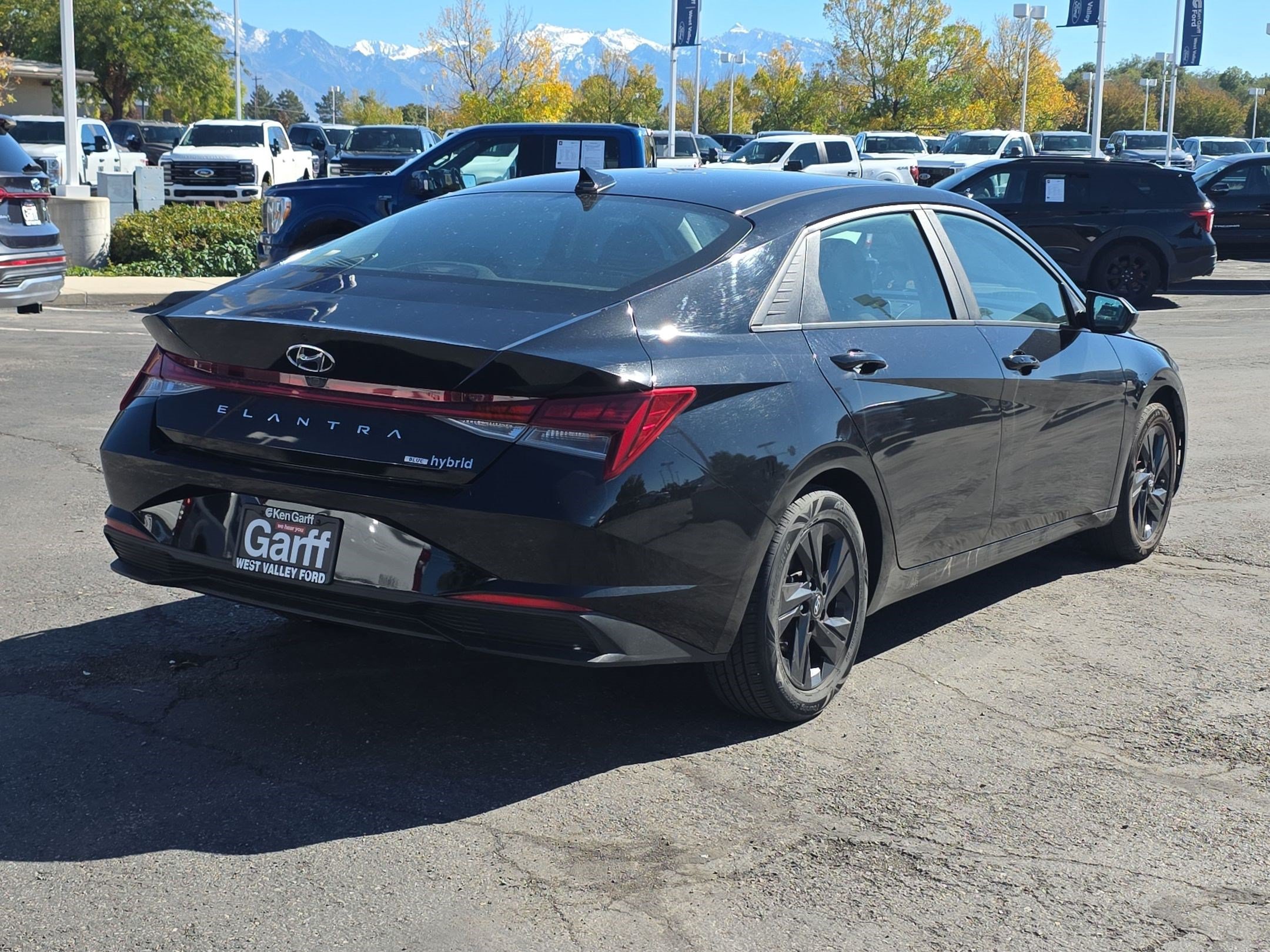 Used 2023 Hyundai Elantra Blue w/ Cargo Package FWD image 3