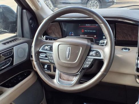 Certified 2022 Lincoln Navigator Reserve AWD/4WD image 8