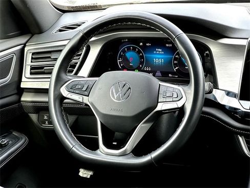 Used 2024 Volkswagen Atlas Cross Sport SE image 28