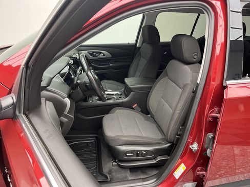 Certified 2021 Chevrolet Traverse LT w/ LPO, Floor Liner Package AWD/4WD image 9