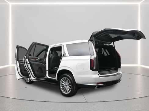 Used 2022 Cadillac Escalade Premium Luxury AWD/4WD image 8