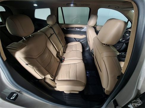 Used 2022 Cadillac XT6 Premium Luxury w/ Platinum Package image 16