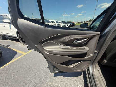 Used 2018 GMC Terrain SLT w/ Infotainment Package II FWD image 18