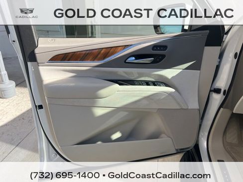 Used 2024 Cadillac Escalade Premium Luxury Platinum image 22