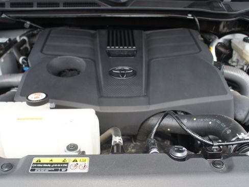 Used 2024 Toyota Tundra SR5 w/ SR5 Convenience Package AWD/4WD image 27