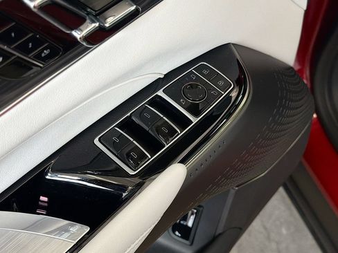 Certified 2024 Cadillac Lyriq Luxury w/ LPO, Floor Liner Package AWD/4WD image 19