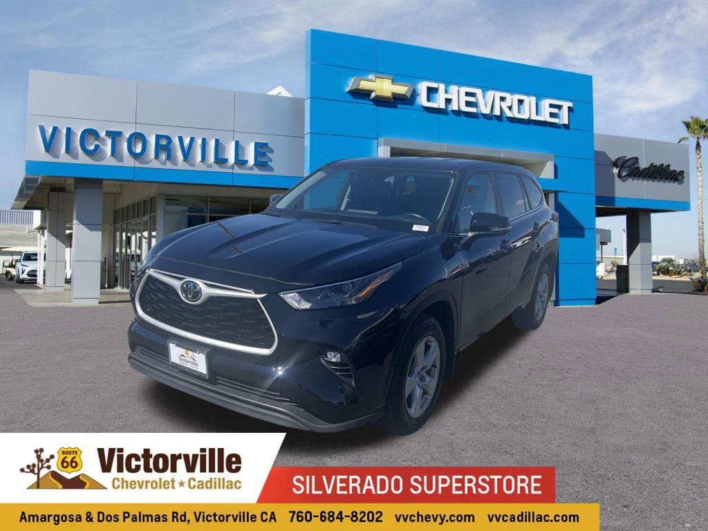 Used 2025 Toyota Highlander LE AWD/4WD image 1