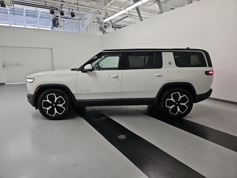 Used 2024 Rivian R1S Adventure AWD/4WD image 2