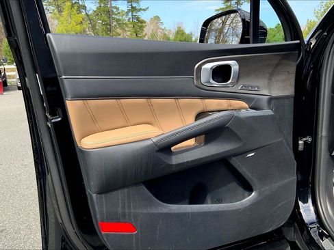 Used 2025 Kia Sorento SX Prestige w/ Olive Brown Leather Package image 25