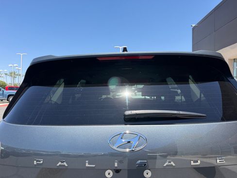 Used 2025 Hyundai Palisade SEL FWD image 24