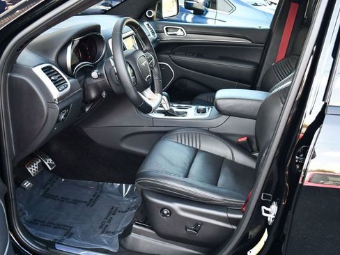Used 2018 Jeep Grand Cherokee SRT AWD/4WD image 14