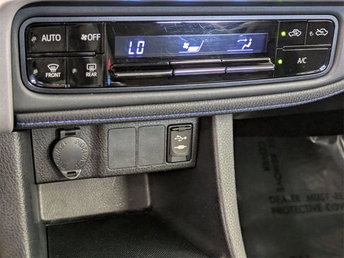 Used 2017 Toyota Corolla SE image 22