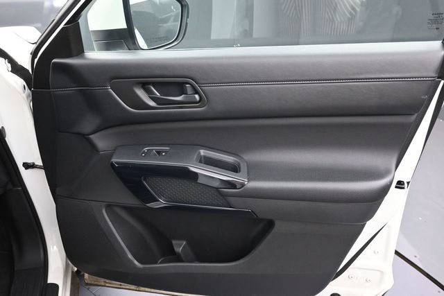 Used 2024 Nissan Pathfinder SV FWD image 21