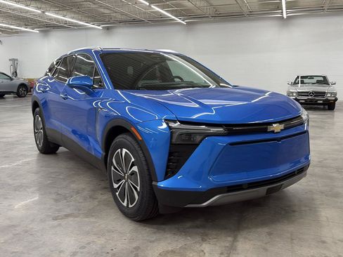 Used 2024 Chevrolet Blazer EV LT AWD/4WD image 4