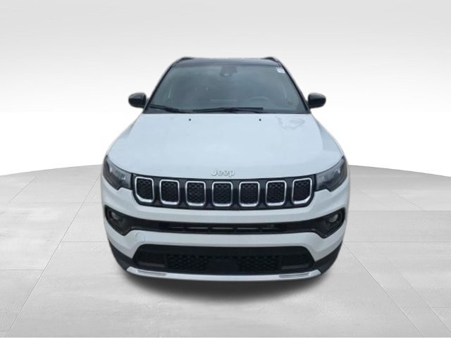 Used 2023 Jeep Compass Limited AWD/4WD image 5