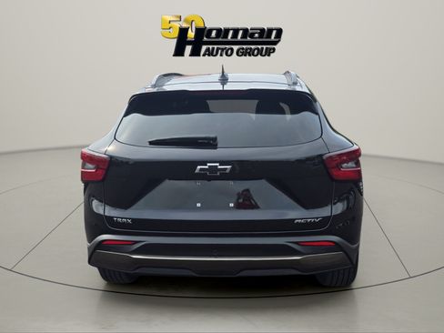 Used 2025 Chevrolet Trax ACTIV w/ Sunroof Package FWD image 4