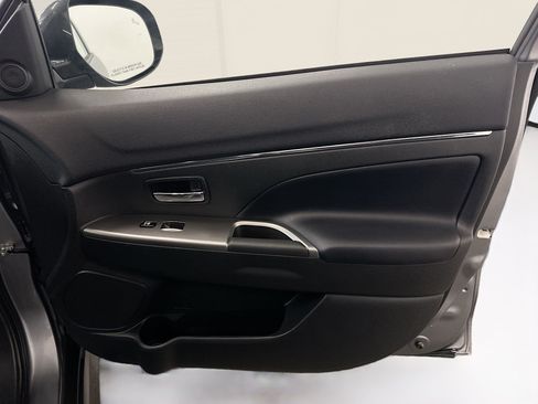 Used 2024 Mitsubishi Outlander Sport SE AWD/4WD image 32